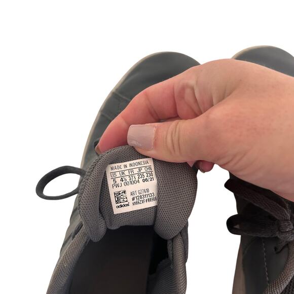 Adidas Gray Three Stripe Sneakers Sz 5 Youth - Picture 6 of 6